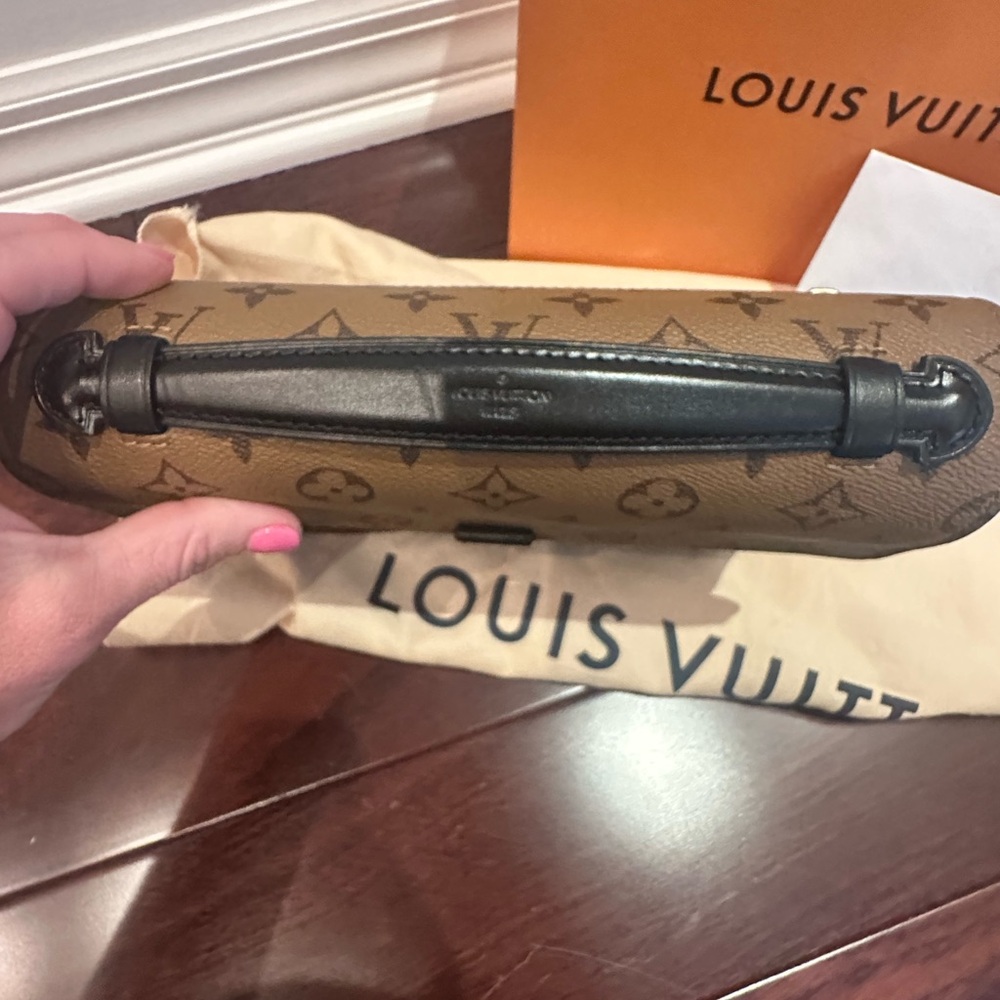 Louis Vuitton Two-Tone Monogram Crossbody Bag - Picture 3 of 9